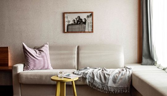 The couch in the apartments Cortina 1932 and Marmolata 1928